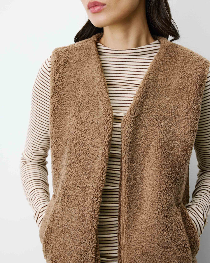 Veste sans manches en fausse shearling taupe Avery