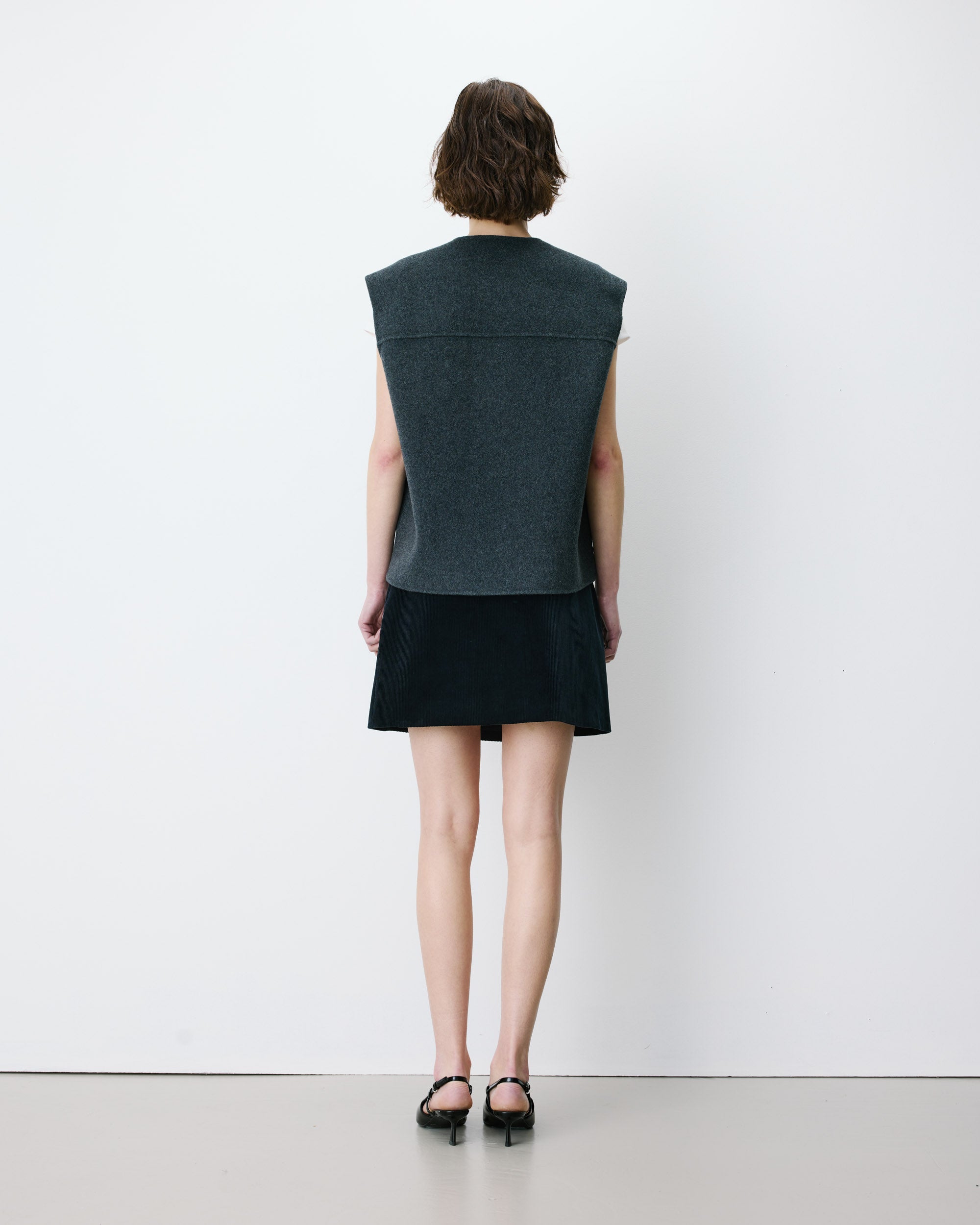 Oversized sleeveless jacket anthracite Adagio