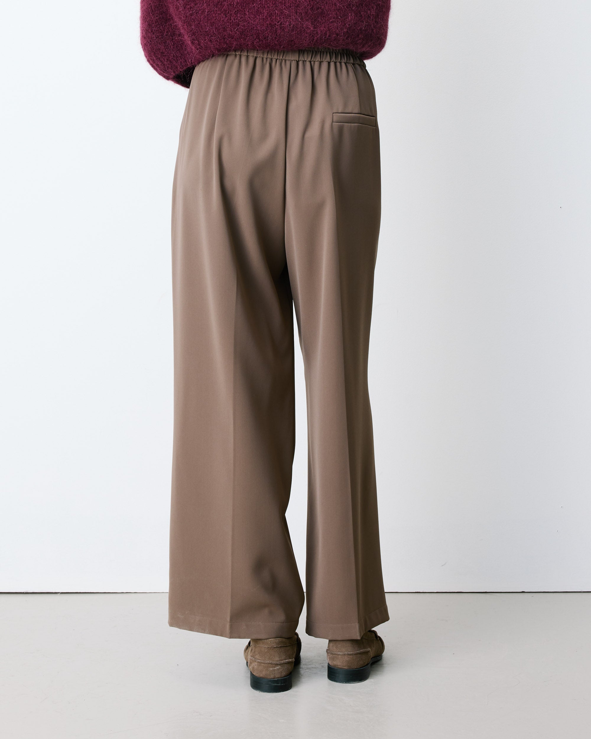 Pantalón amplio fluido con tiro medio taupe Noblesse