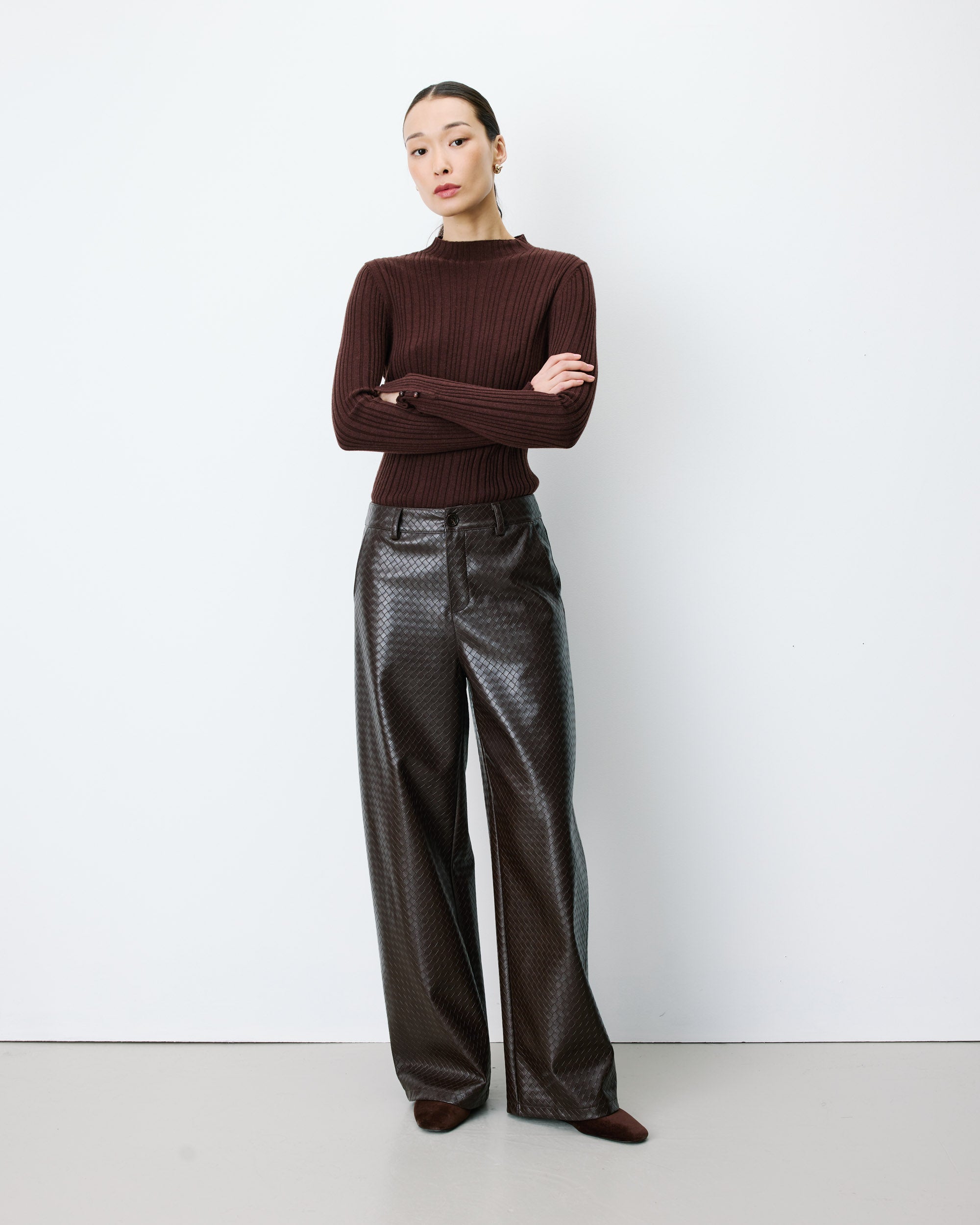 Textured faux-leather barrel pants chocolat Artius