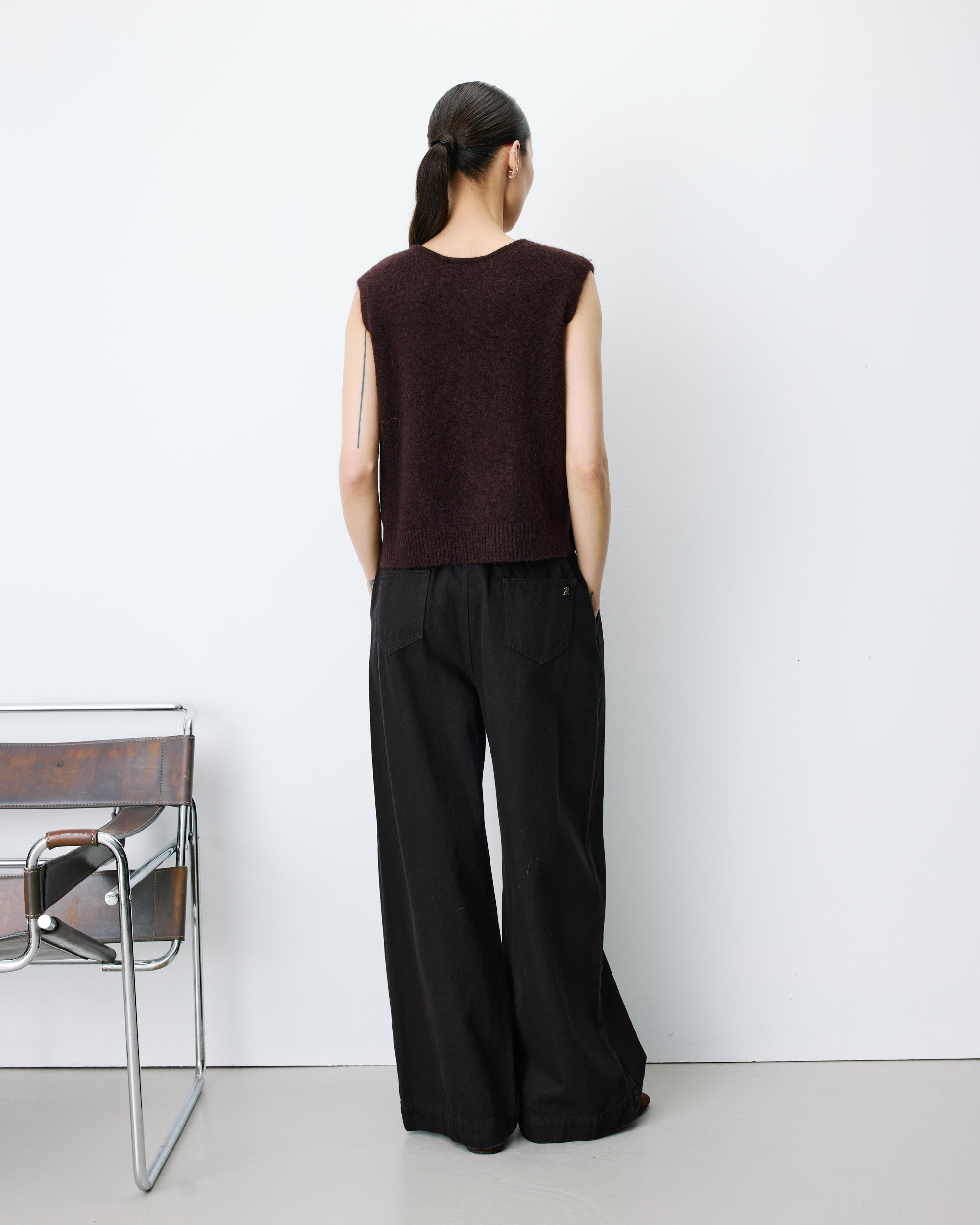Sleeveless V-neck cardigan chocolat Nars