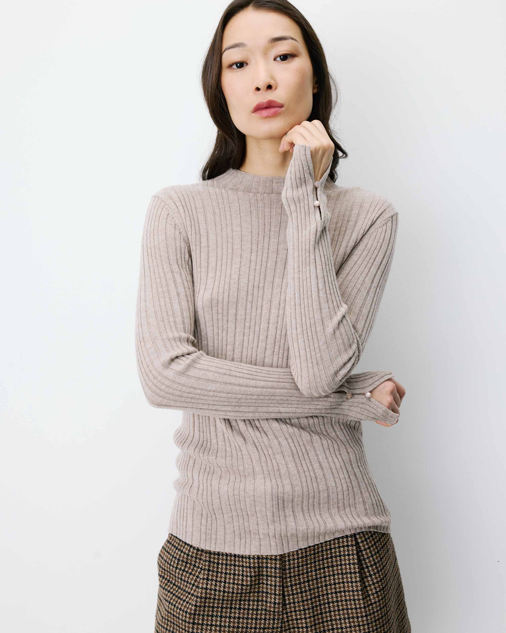 Pull maille fine près du corps col montant mocha Aloe