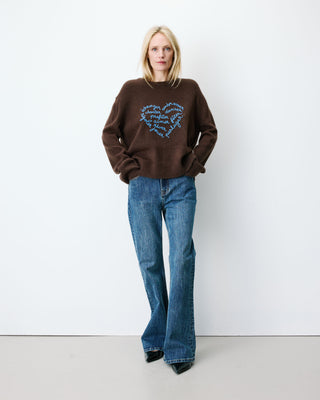 Pull droit col rond à inscription brodée chocolat Aubin
