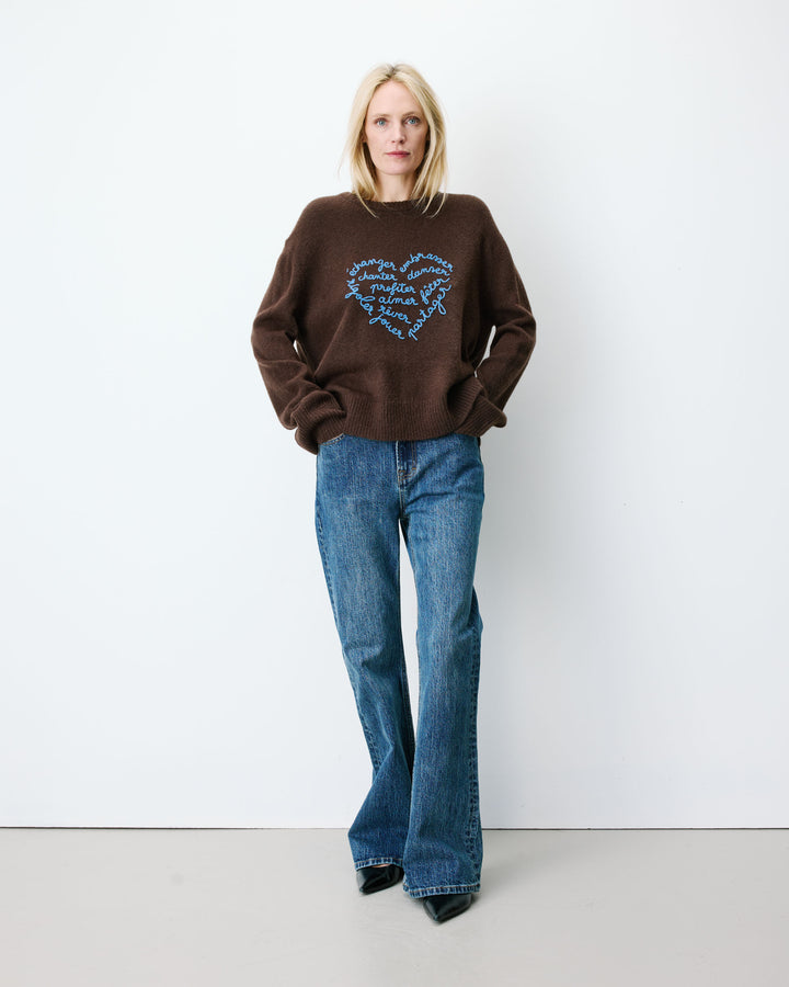 Pull droit col rond à inscription brodée chocolat Aubin
