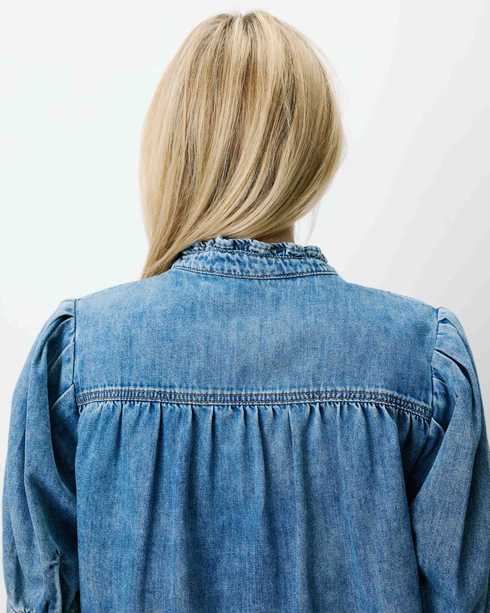 Blouse en denim col V manches bouffantes lightblue Amande