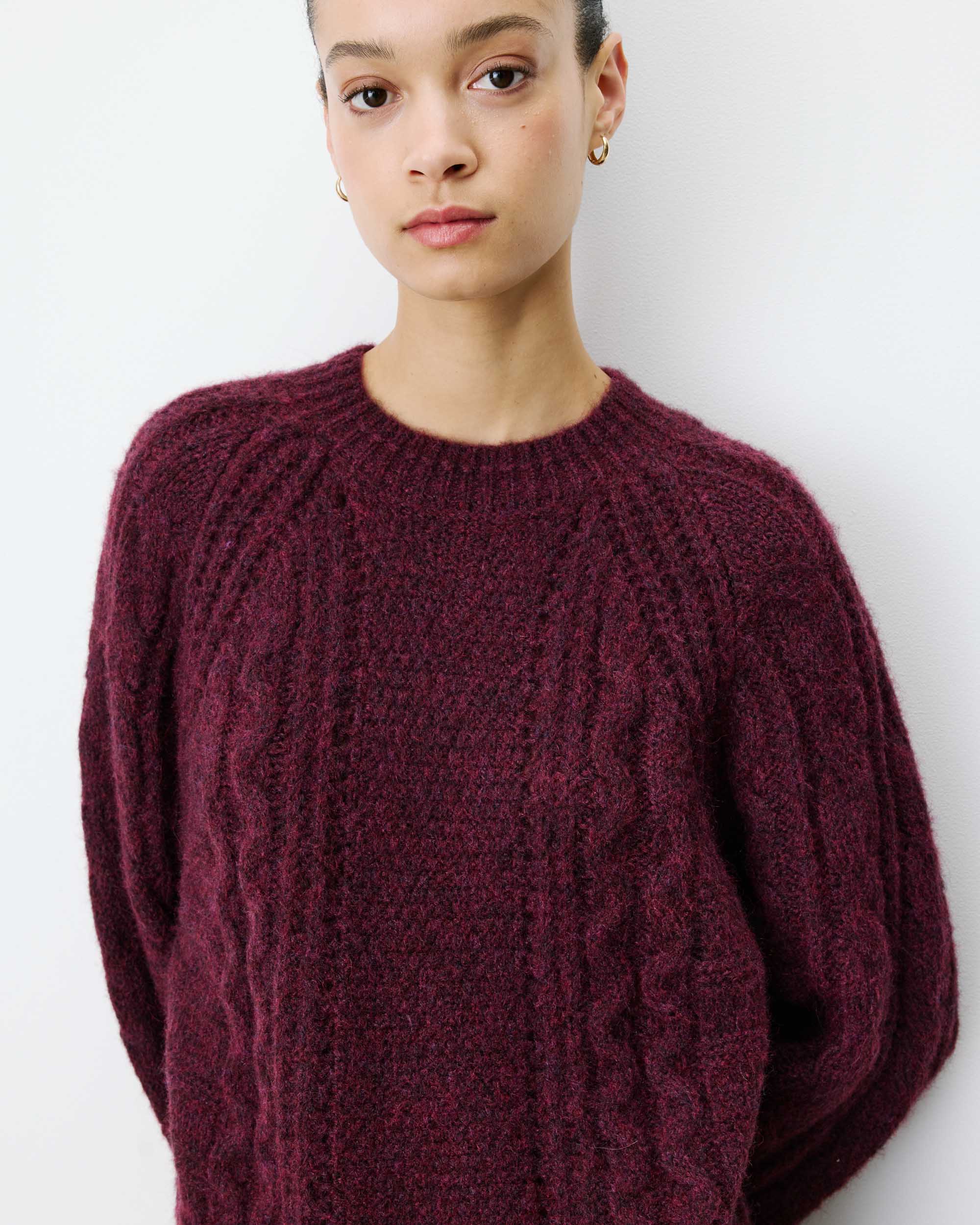 Cable-knit crew-neck sweater aubergine Amparo