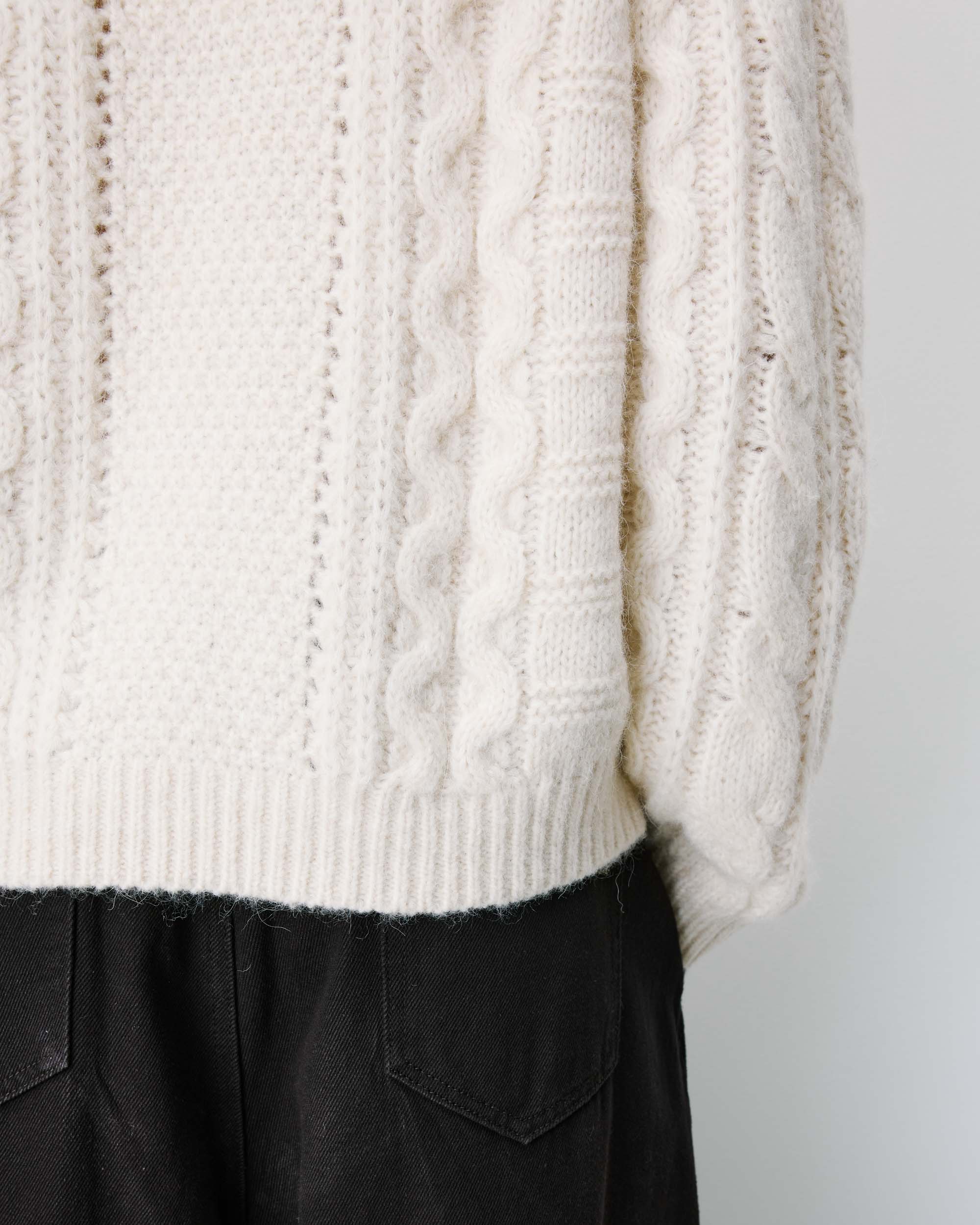 Cable-knit crew-neck sweater ecru Amparo
