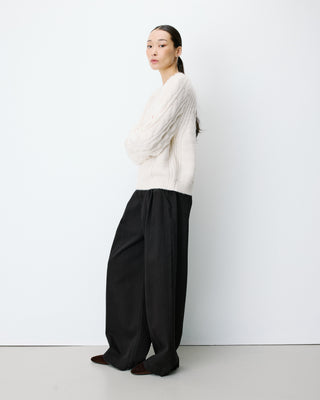 Cable-knit crew-neck sweater ecru Amparo