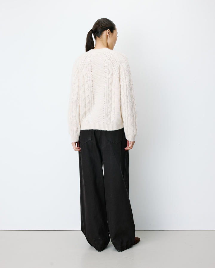 Cable-knit crew-neck sweater ecru Amparo