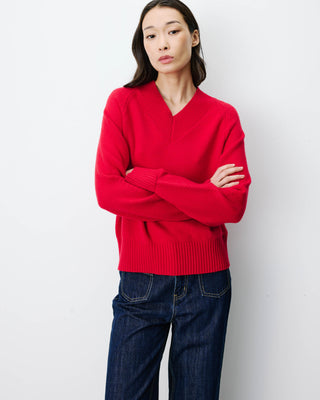Pull droit col V en maille rouge Alden