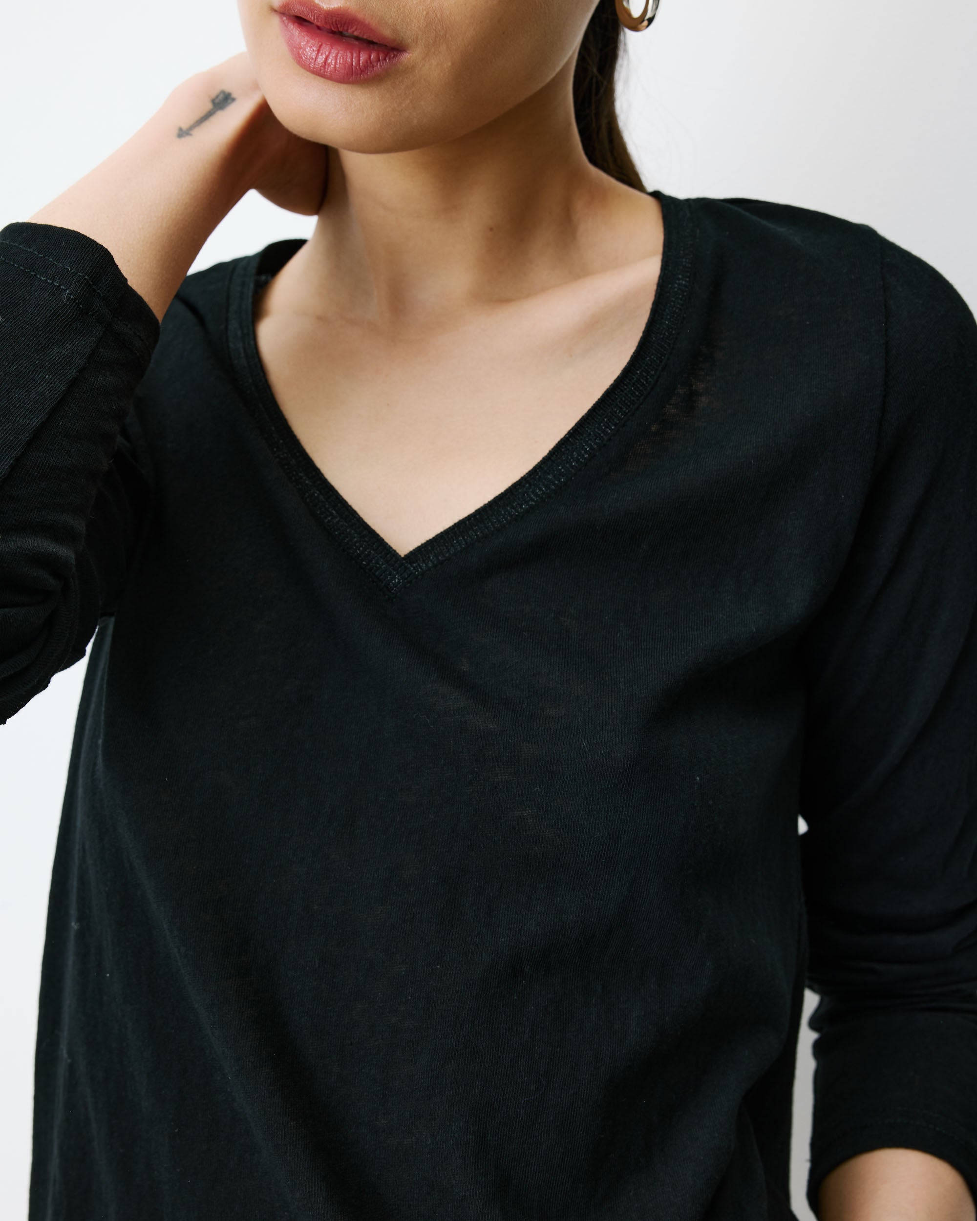 Camiseta de manga larga escote en V noir Abricot