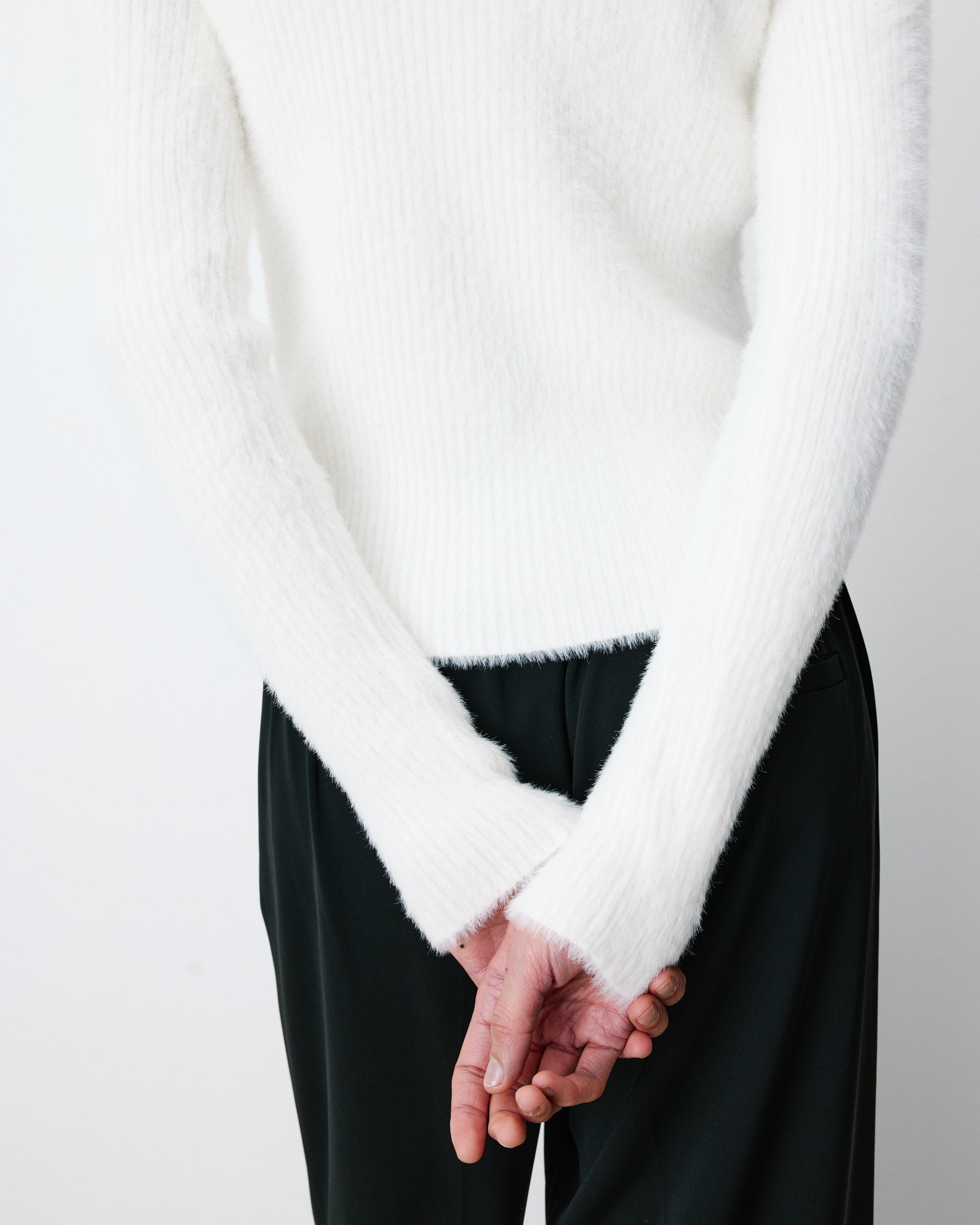 Pull doux près du corps col rond ecru Auryn