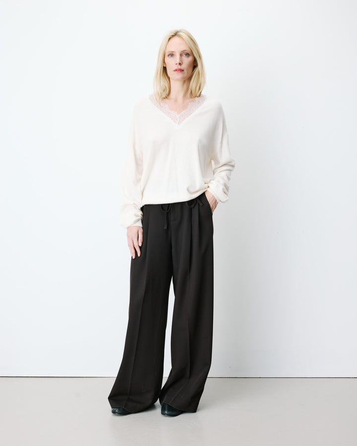 Knit sweater with lace V-neck ecru Augustin