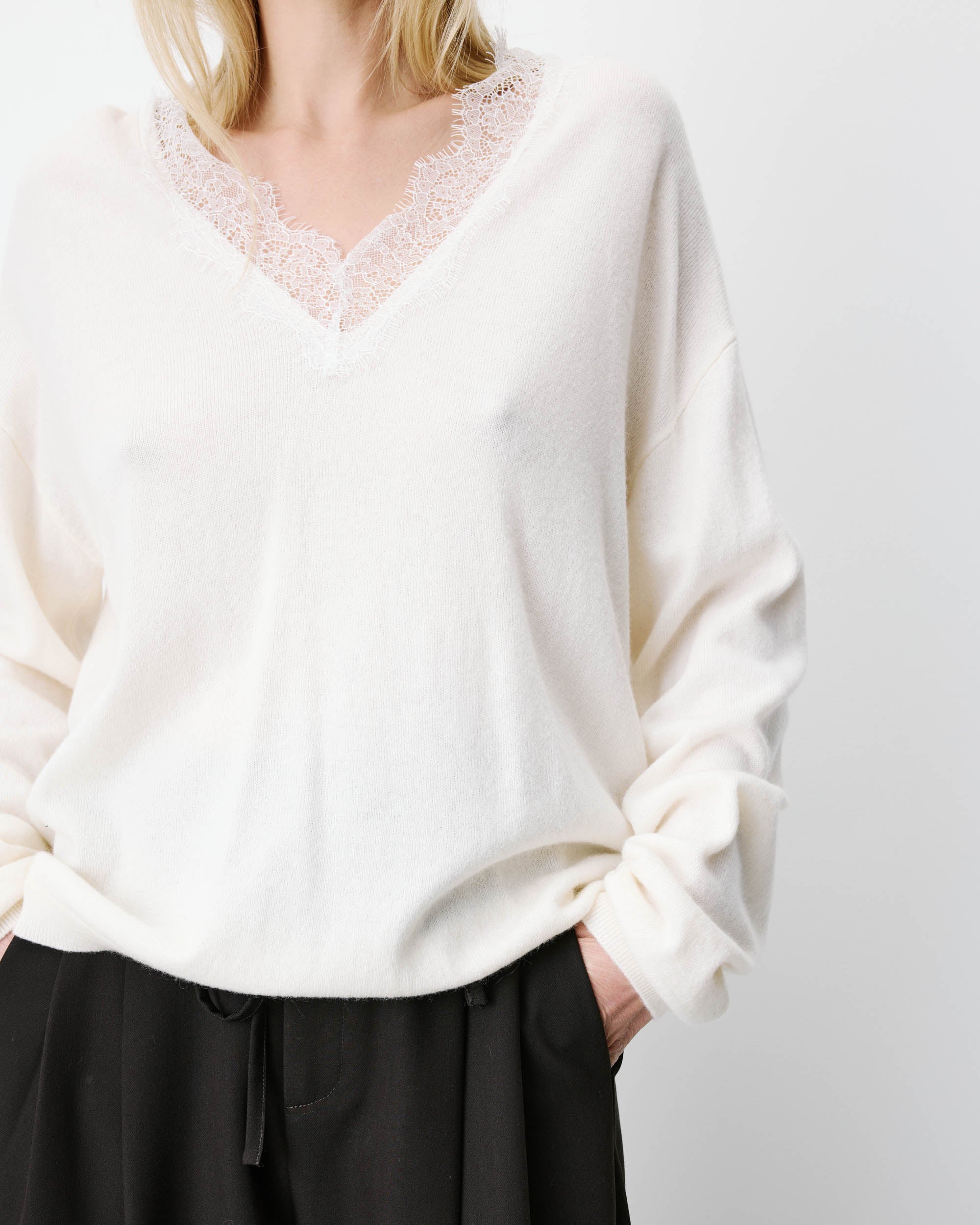 Knit sweater with lace V-neck ecru Augustin