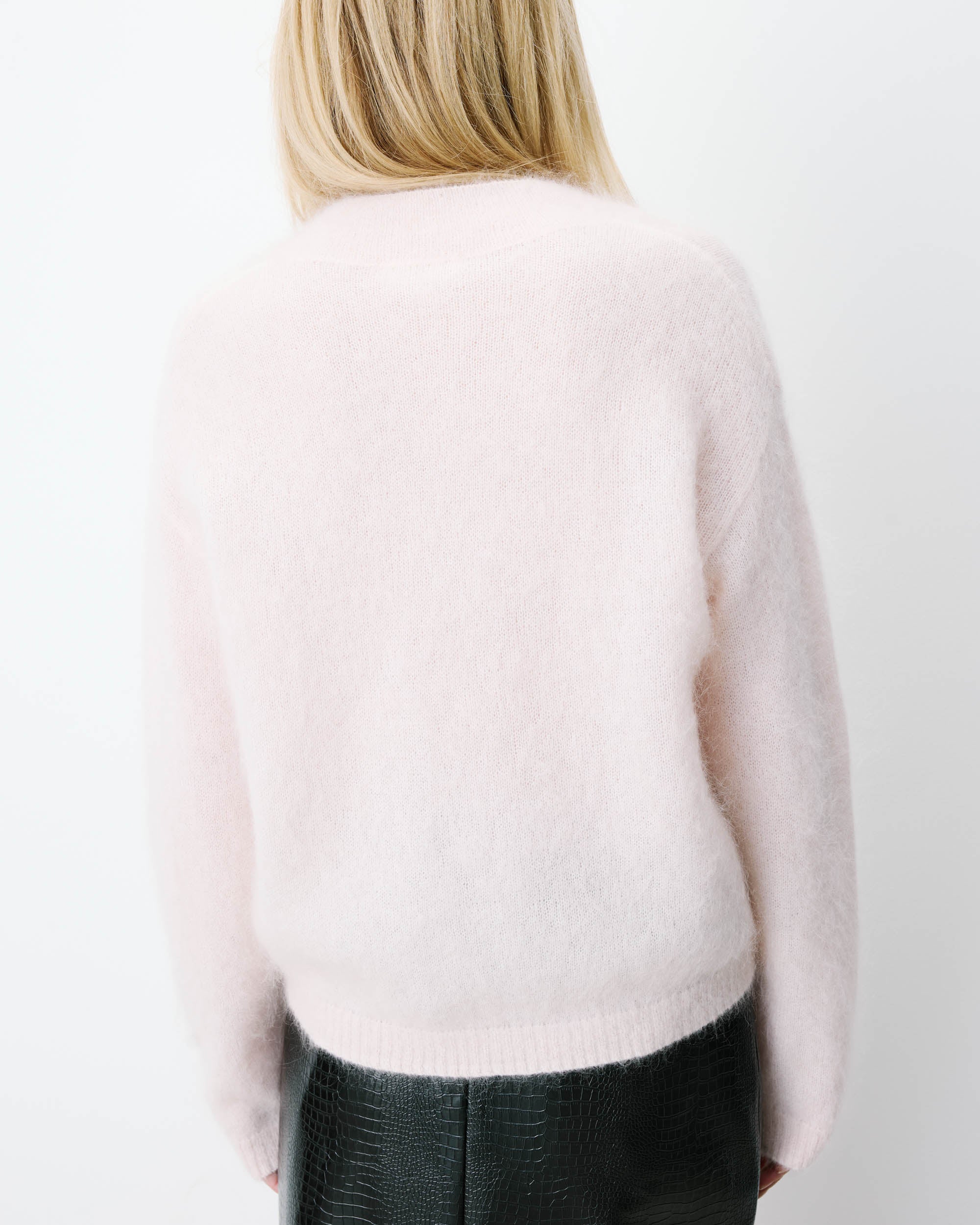 Pull large doux en mohair mélangé col V nude Adorable