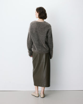 Pull large doux en mohair mélangé col V taupe Adorable