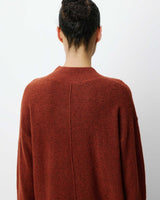 Pull large en maille jersey col montant terracotta Adelice