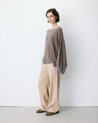 Jersey poncho cuello barco taupe Adela