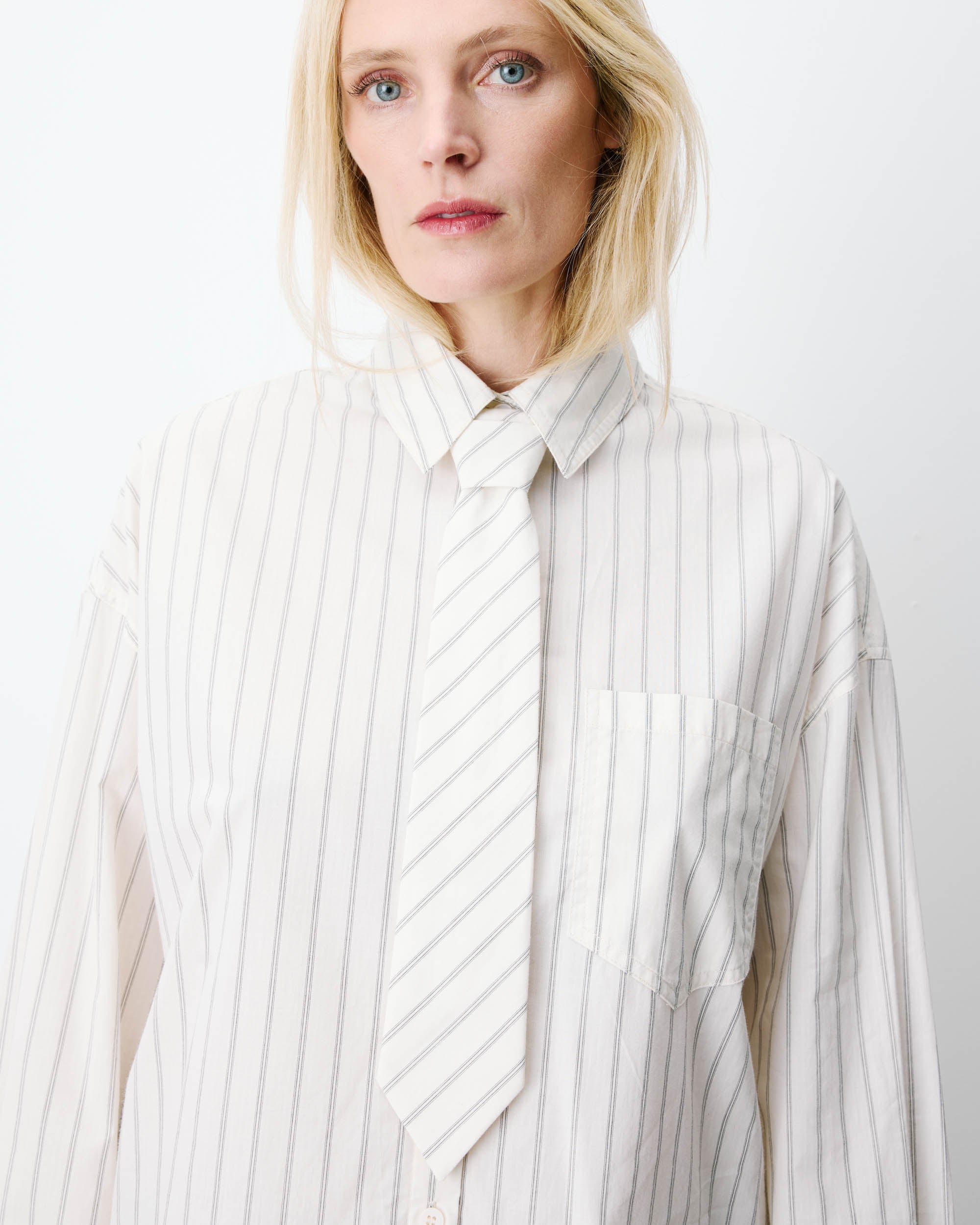 Camisa con corbata ecru Athena
