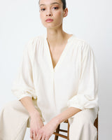 Blouse ample manches bouffantes 3/4 col V ecru Auriane