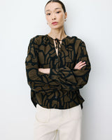 Blouse col V à imprimé géométrique kaki Ambrine