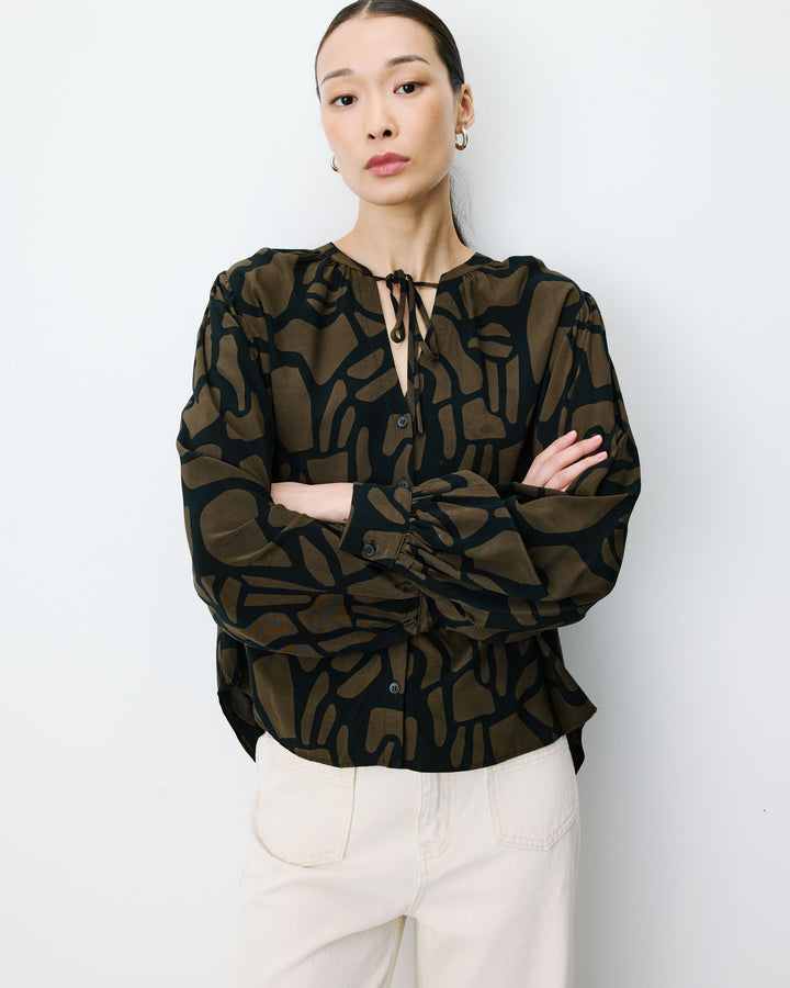 Blouse col V à imprimé géométrique kaki Ambrine