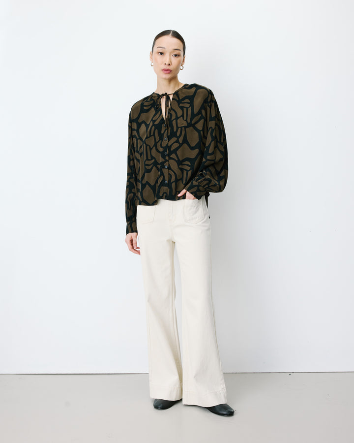 Blouse col V à imprimé géométrique kaki Ambrine