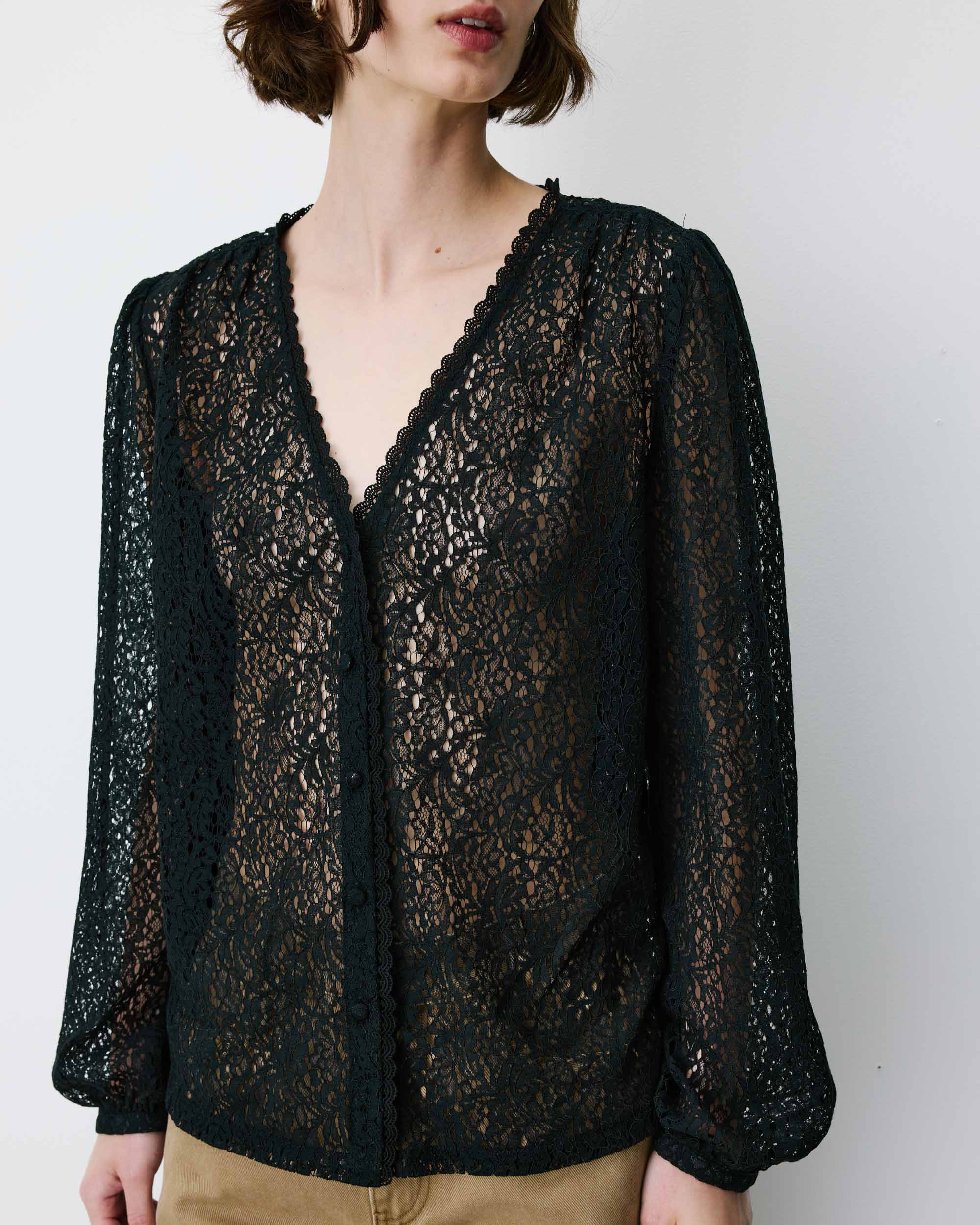 Blouse en dentelle col V manches longues noir Aurora