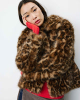 Manteau fausse fourrure court à motif leo Alva