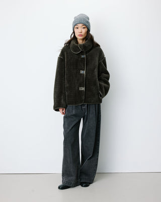 Manteau en fausse fourrure oversize boutonné kaki Amelio