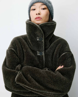 Manteau en fausse fourrure oversize boutonné kaki Amelio