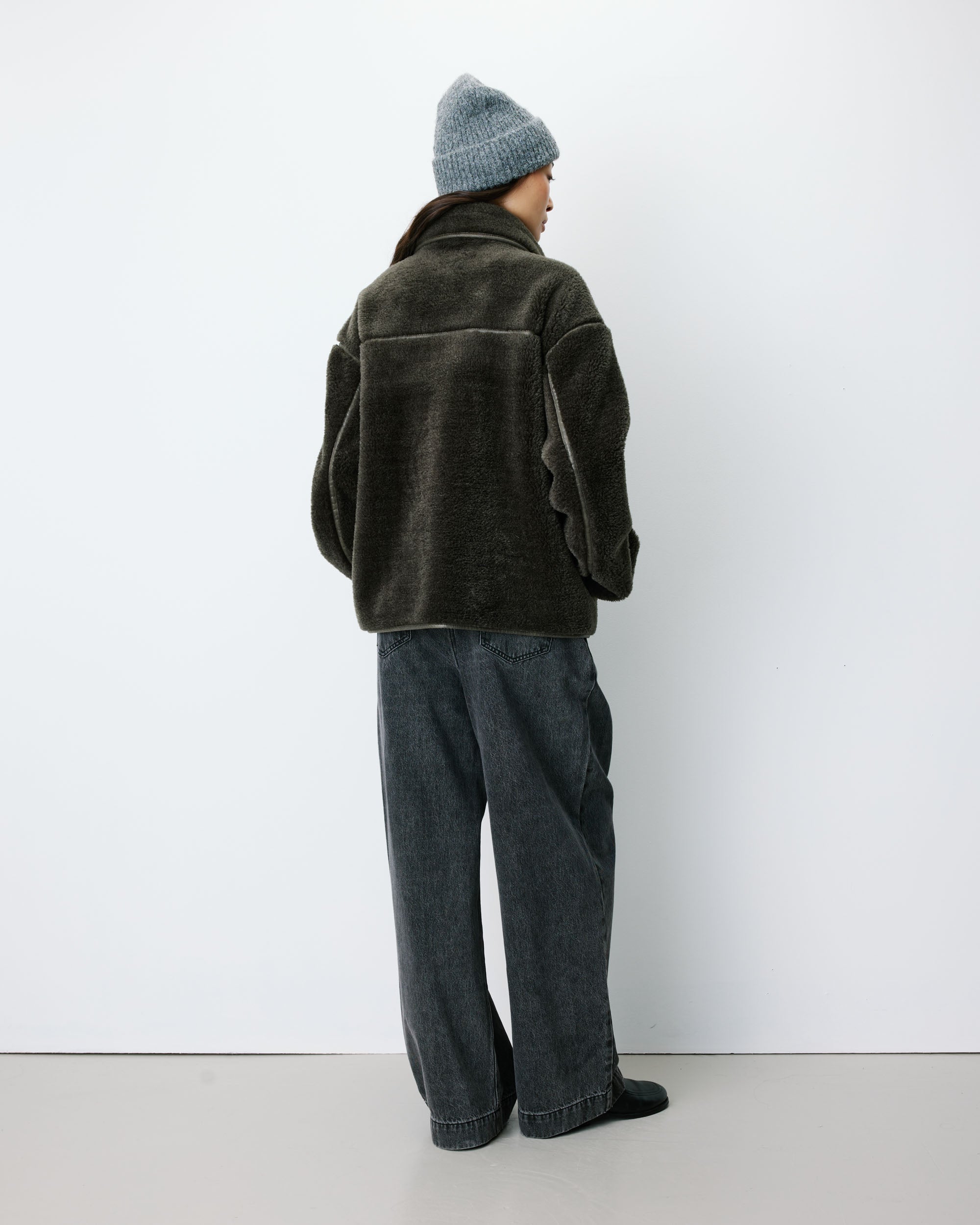Manteau en fausse fourrure oversize boutonné kaki Amelio