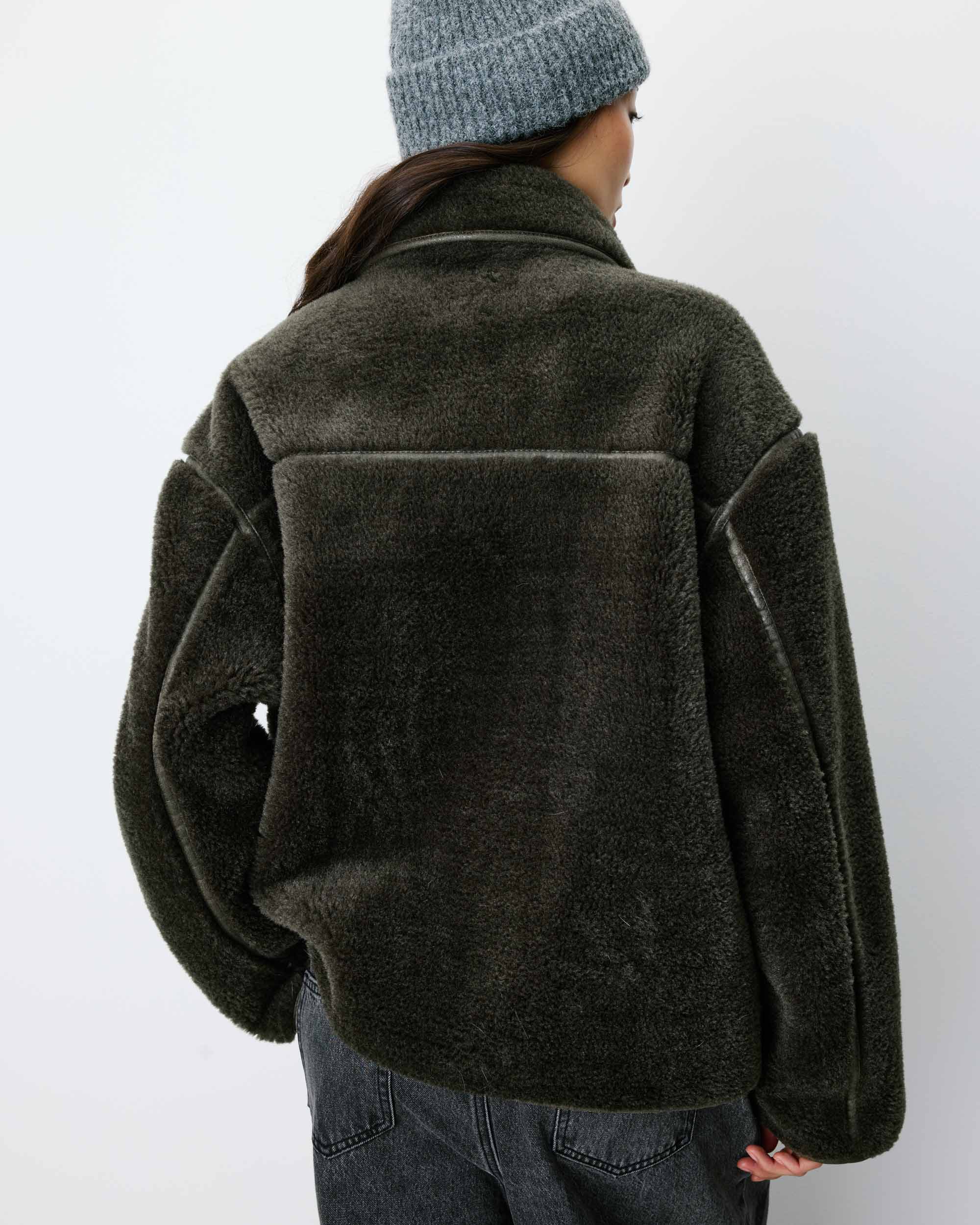 Manteau en fausse fourrure oversize boutonné kaki Amelio