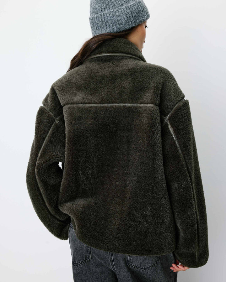 Manteau en fausse fourrure oversize boutonné kaki Amelio