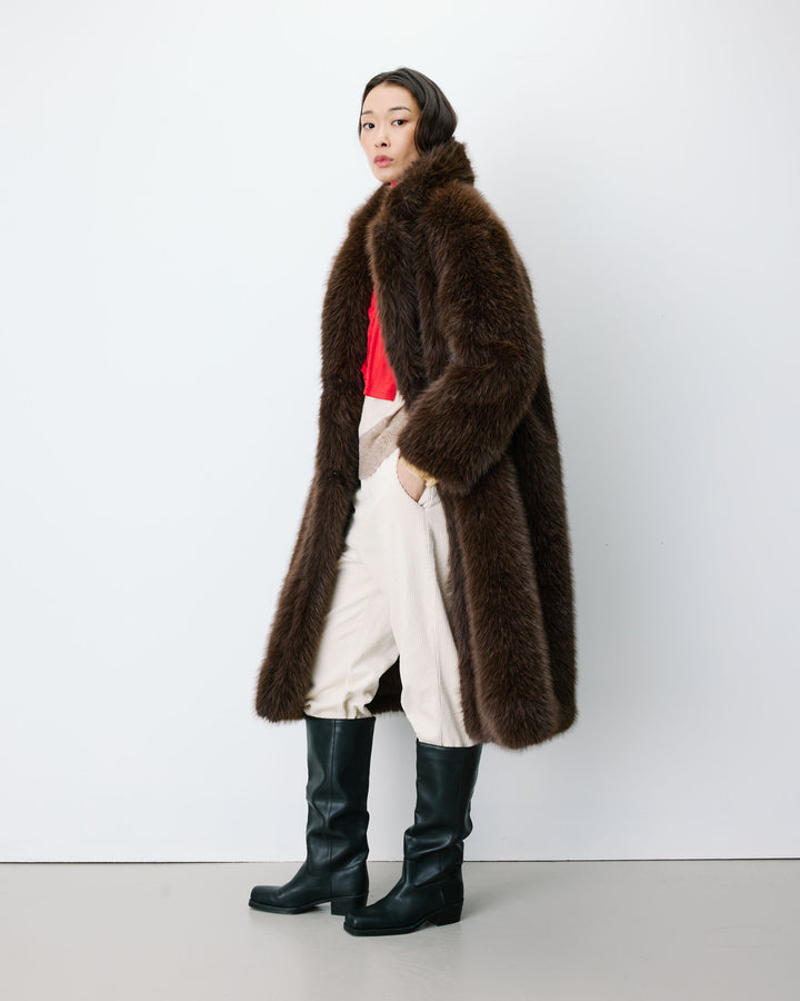 Manteau long oversize en fausse fourrure chocolat Alara