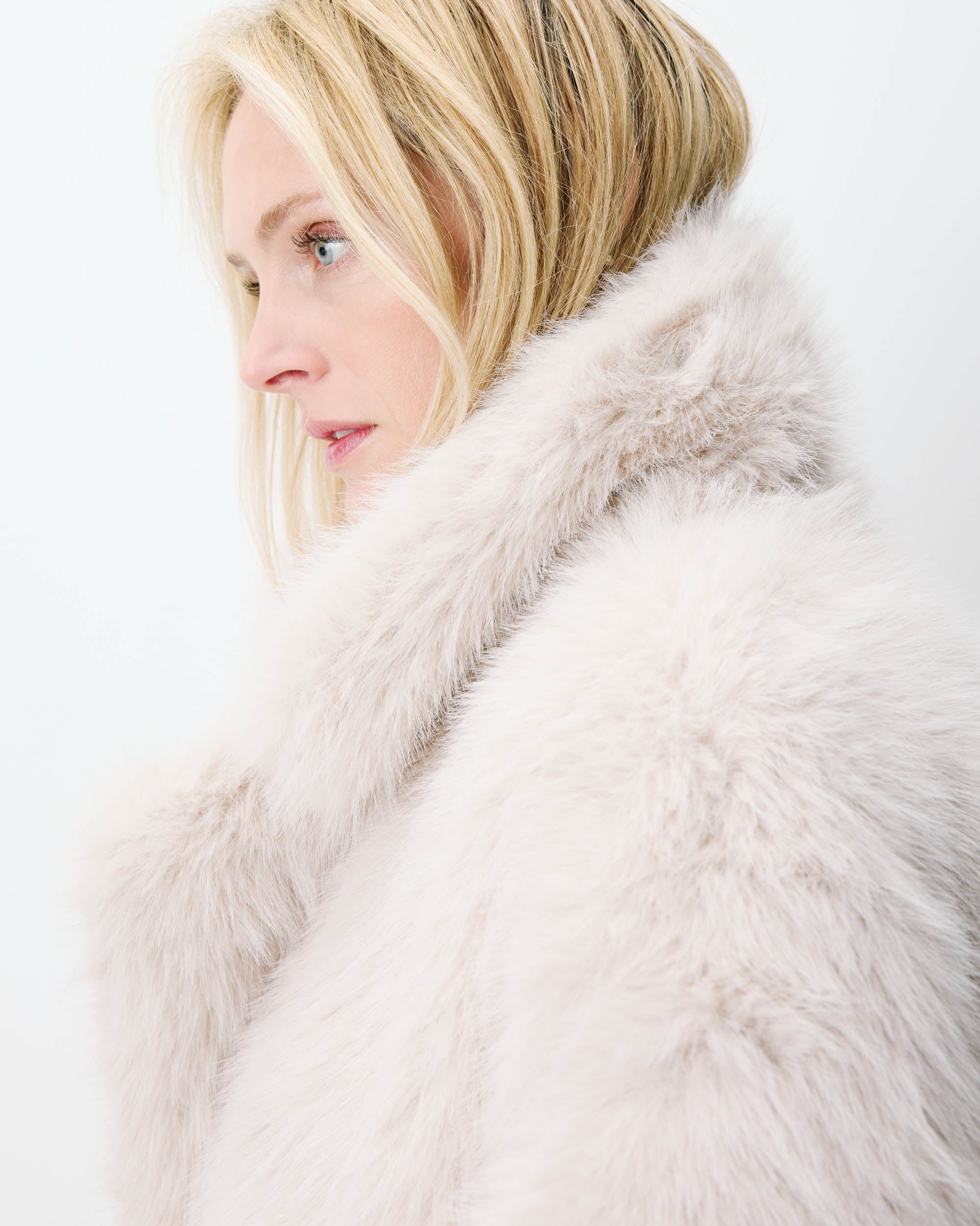 Manteau long oversize en fausse fourrure grege Alara