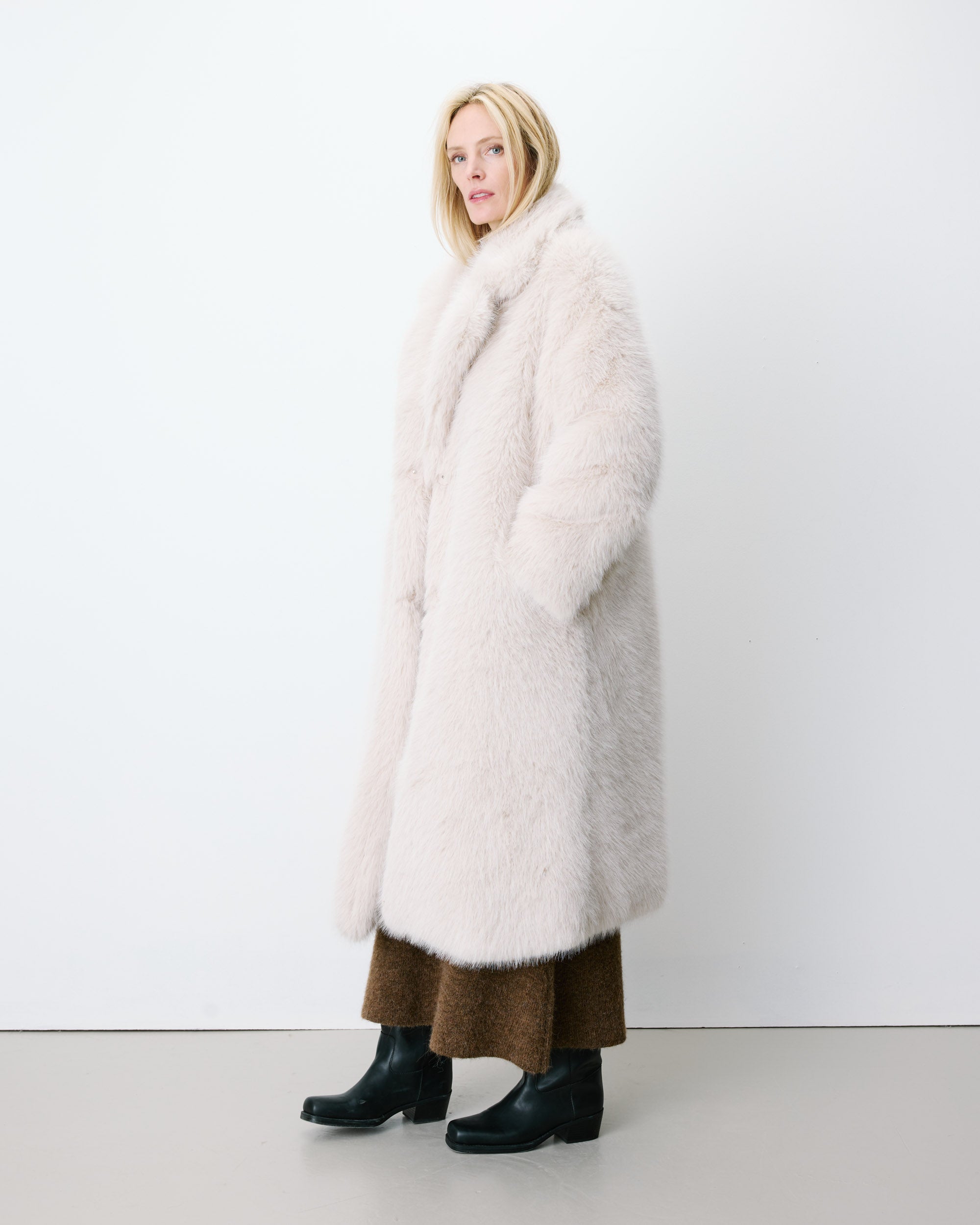 Manteau long oversize en fausse fourrure grege Alara