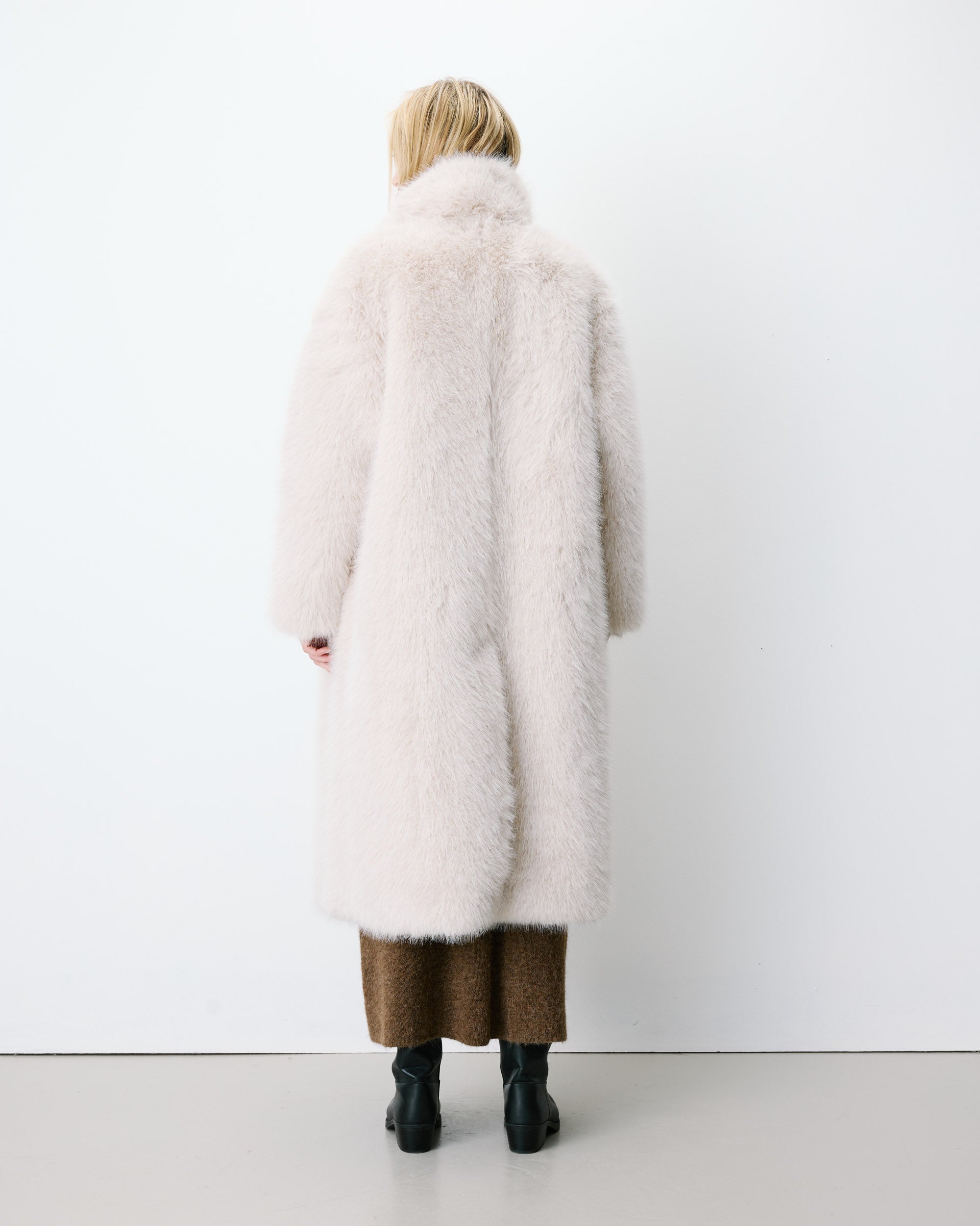 Manteau long oversize en fausse fourrure grege Alara