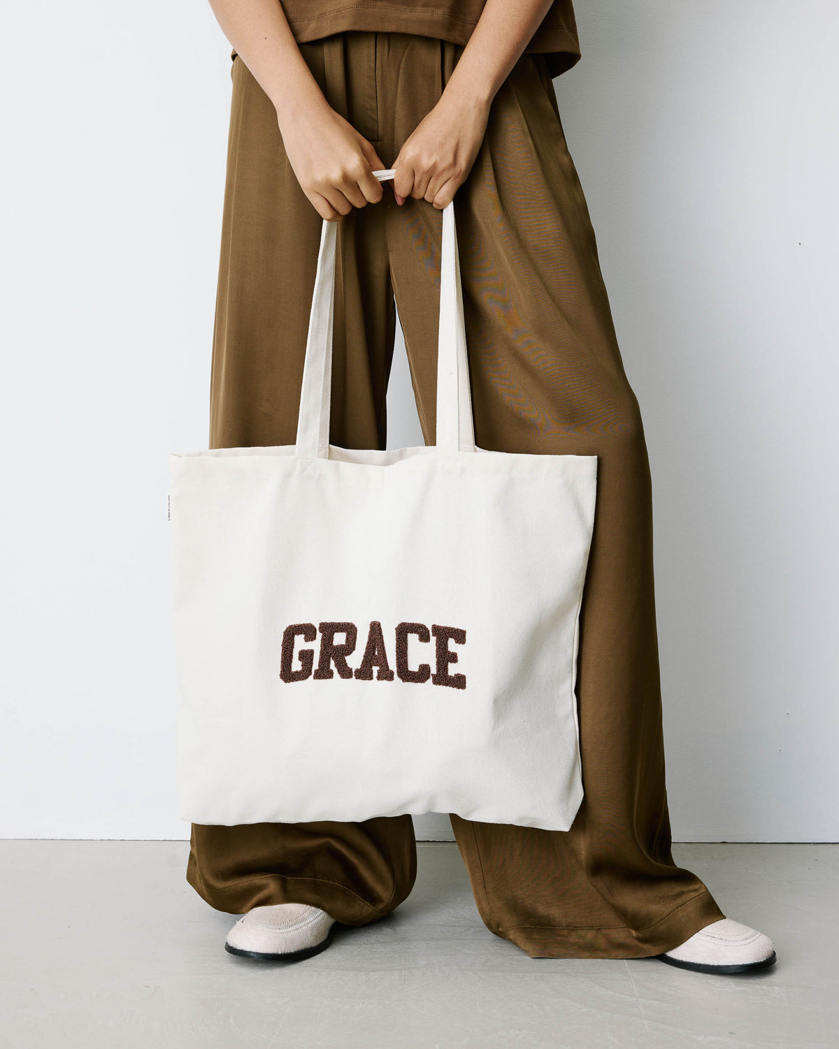 Tote bag large en toile à broderie ecru Brave