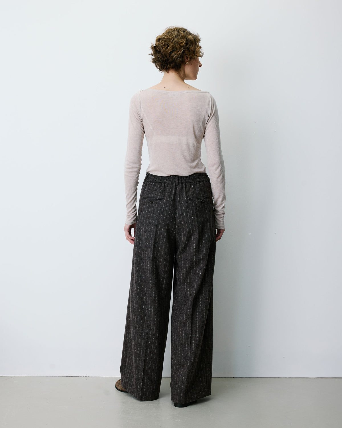 Pantaloni sartoriali a righe in misto lana cioccolato Baldwin