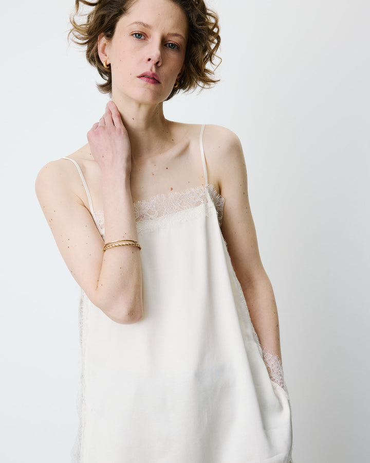 Square-neck lace-trim satin cami ecru Blossom