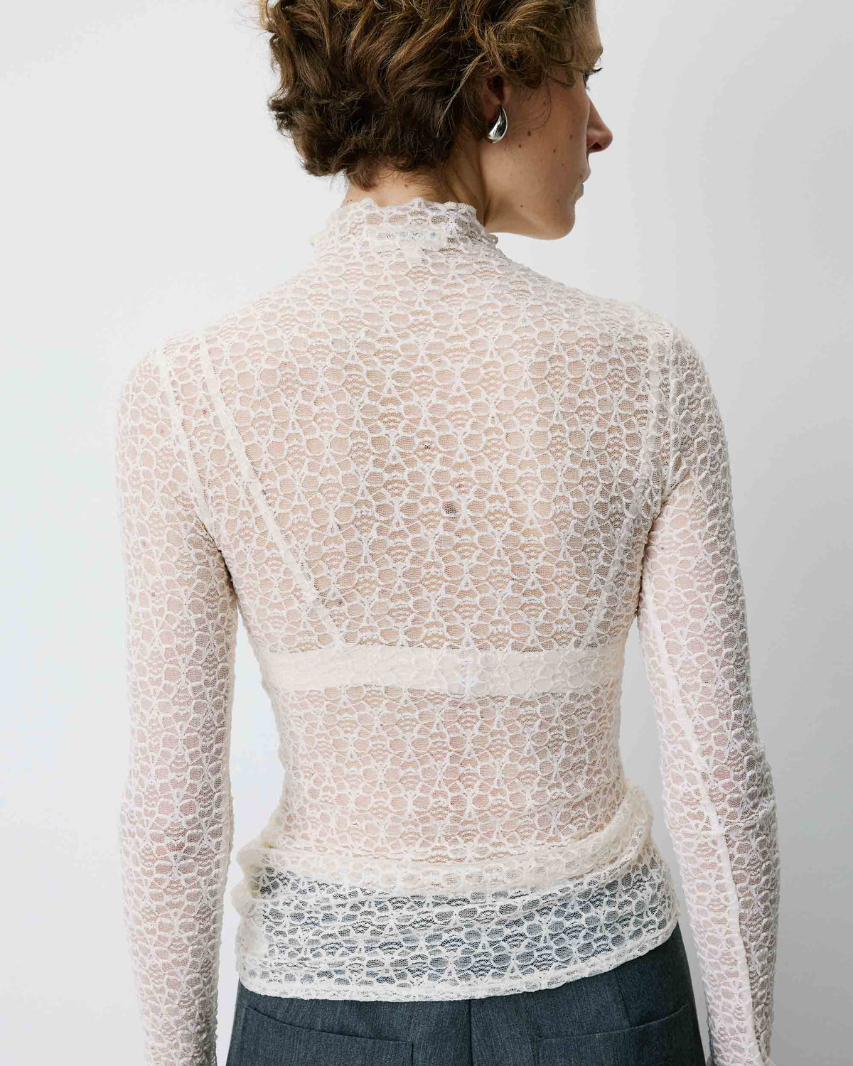 Top en dentelle ajusté manches longues ecru Blake