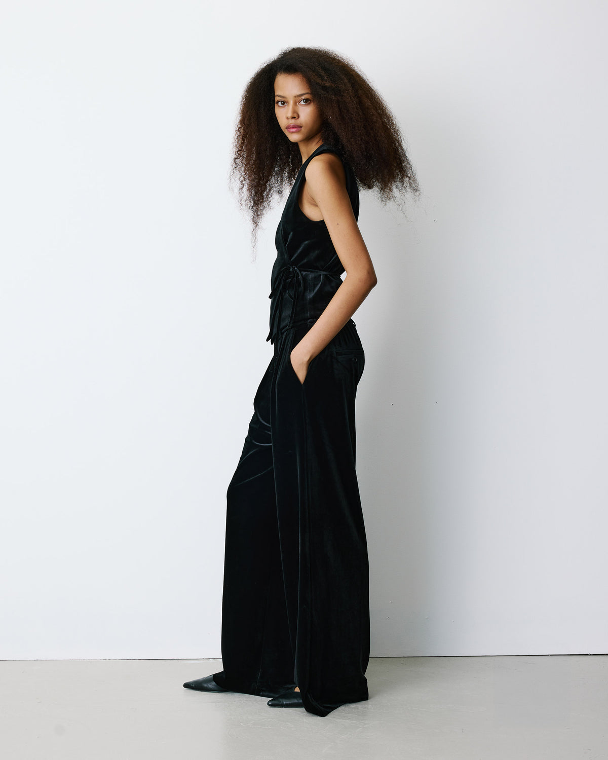 Tie-front velvet waistcoat noir Benny