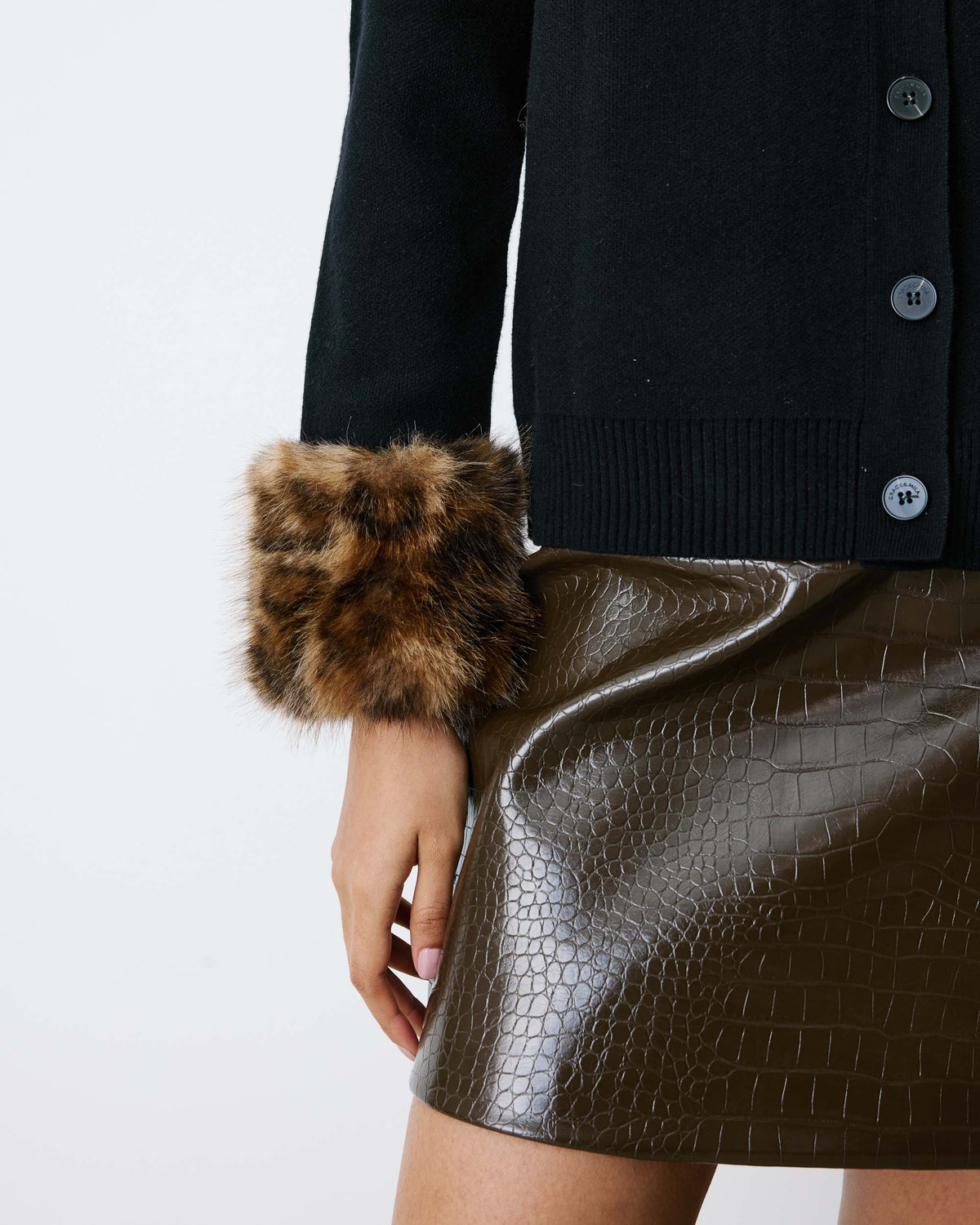 Gilet en maille poignets fausse fourrure noir Bambino