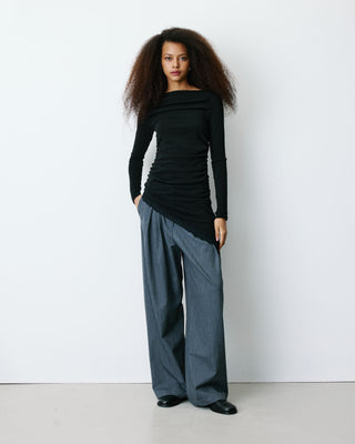 Top asymétrique manches longues bas en dentelle noir Bina