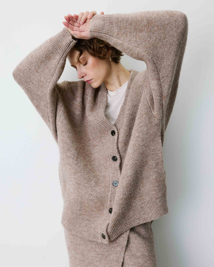 Oversized knitted V-neck cardigan mocha Bloom