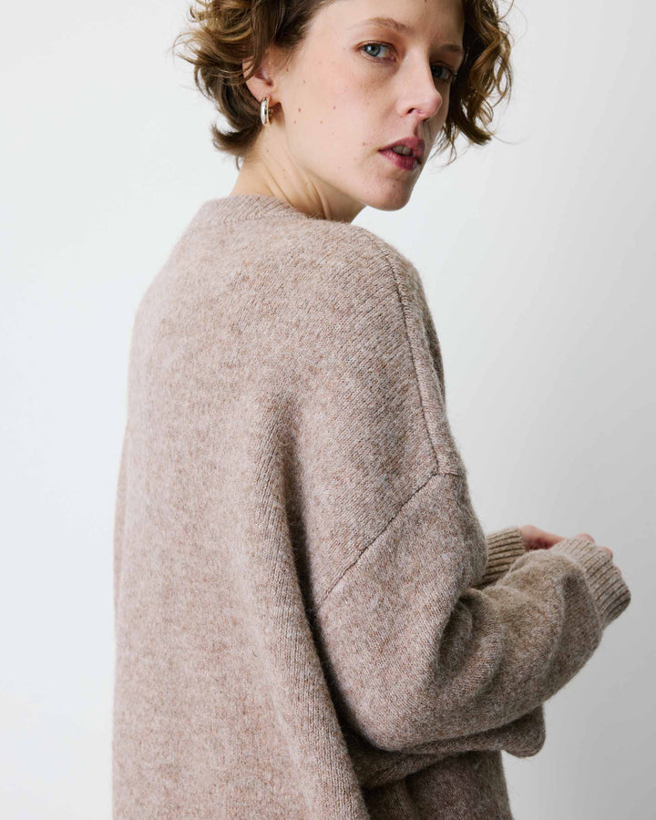 Oversized knitted V-neck cardigan mocha Bloom