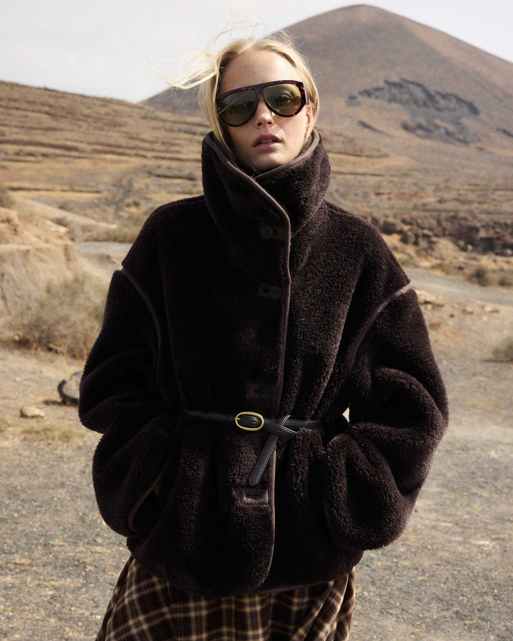 Manteau en fausse fourrure oversize boutonné chocolat Amelio