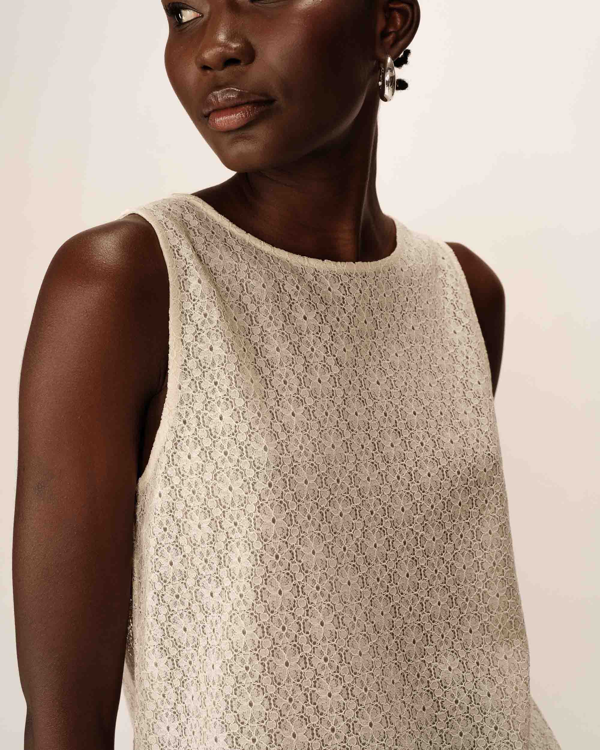 Top droit en dentelle ecru Passionnee