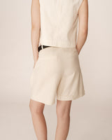 Pleated bermuda shorts ecru Pastel